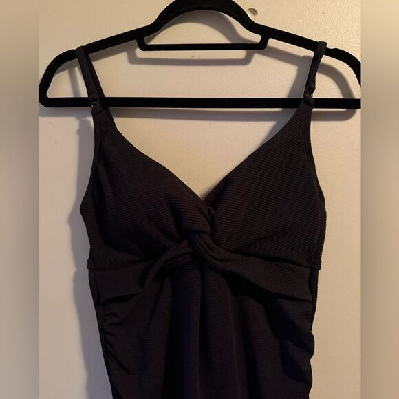 Old Navy Maternity Twist-Front Nursing Swimsuit Size M - Picture 8 of 11